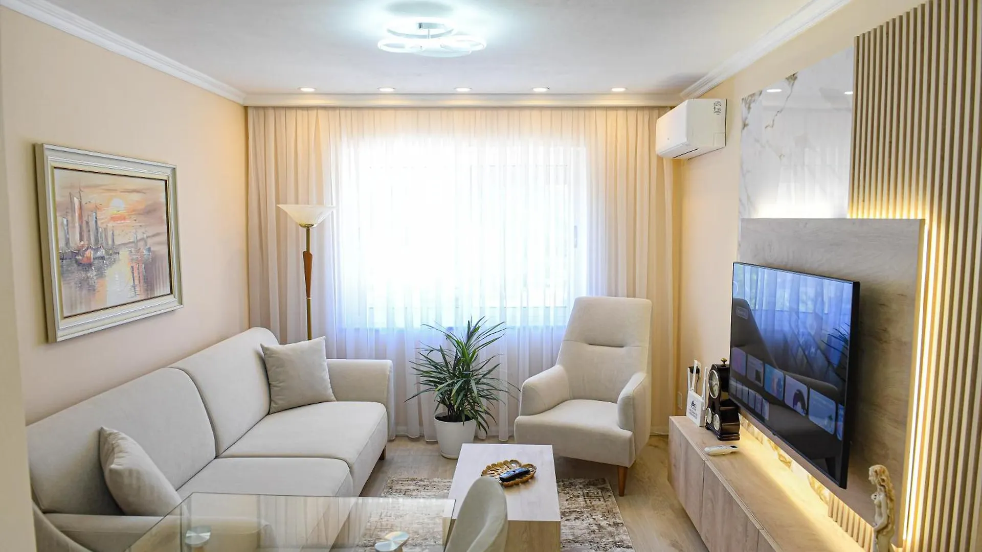 Oma'S Apartment Shkoder